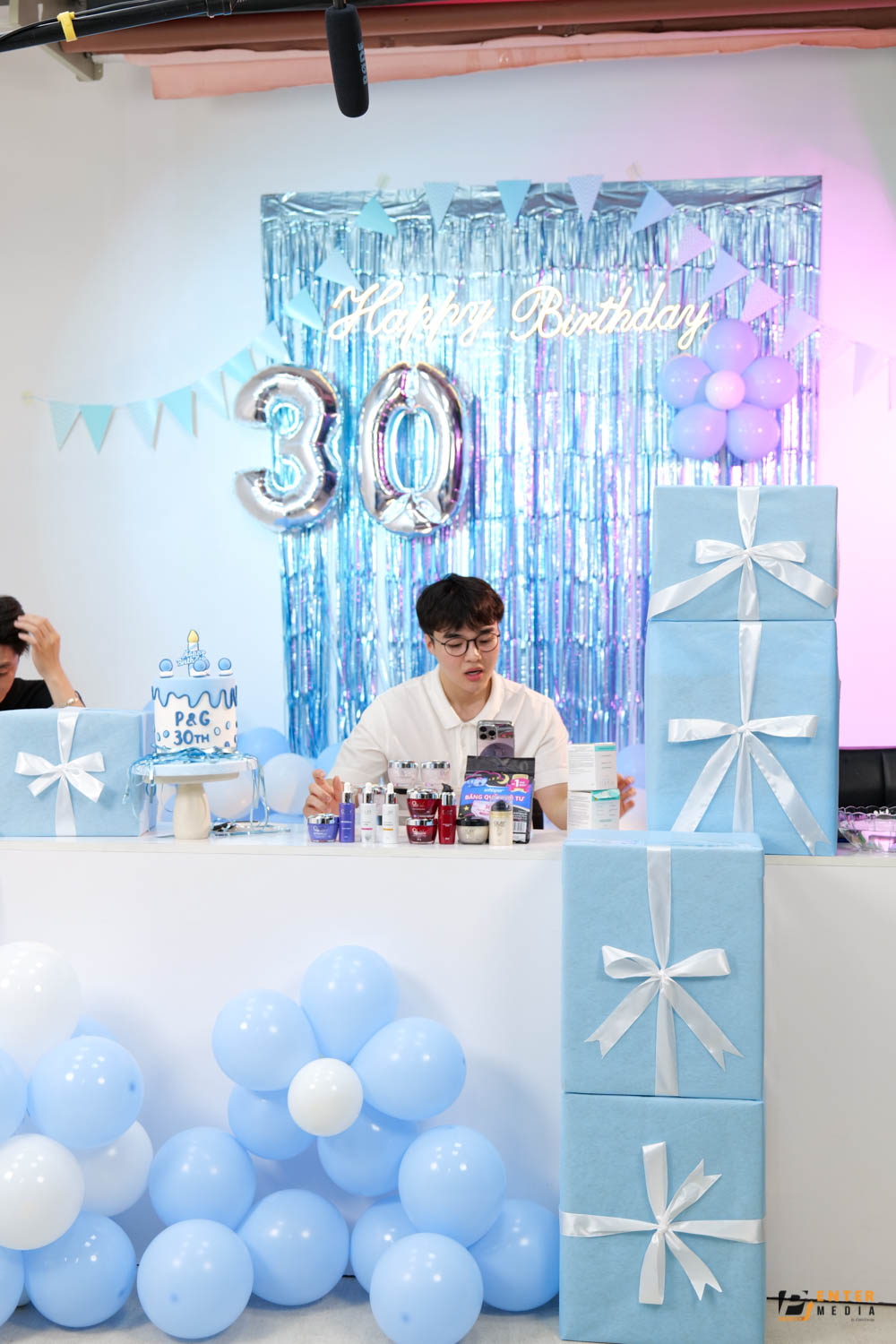 Enter Media livestream mừng kỷ niệm 30 năm P&G vào Việt Nam cùng Tun Phạm